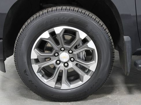 Used 2023 Chevrolet Silverado 1500 High Country w/ Technology Package AWD/4WD image 19