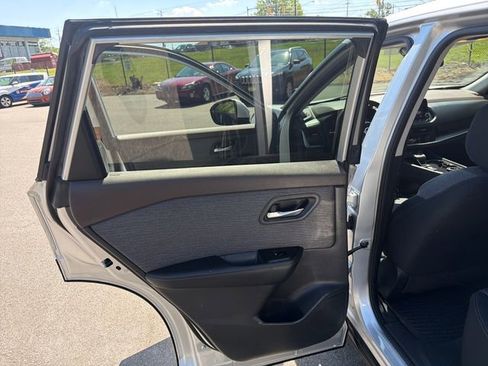 Used 2023 Nissan Rogue SV AWD/4WD image 15