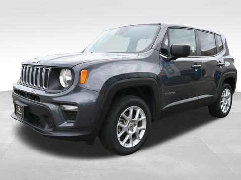 Used 2023 Jeep Renegade Latitude AWD/4WD image 2