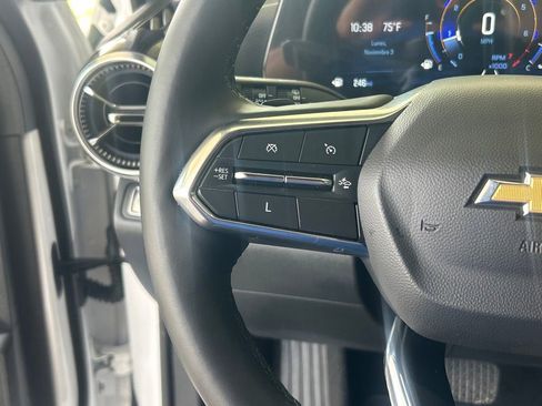 Used 2025 Chevrolet Equinox LT image 36