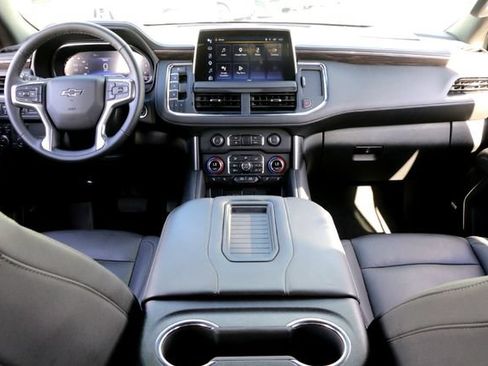 Used 2024 Chevrolet Tahoe Z71 w/ Luxury Package AWD/4WD image 26