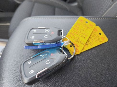 Used 2023 GMC Acadia SLE w/ Driver Convenience Package image 51