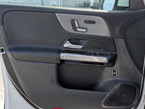 Used 2023 Mercedes-Benz EQB 300 4MATIC w/ Exclusive Package image 10