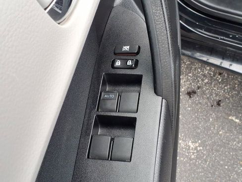 Used 2016 Toyota Corolla LE image 17