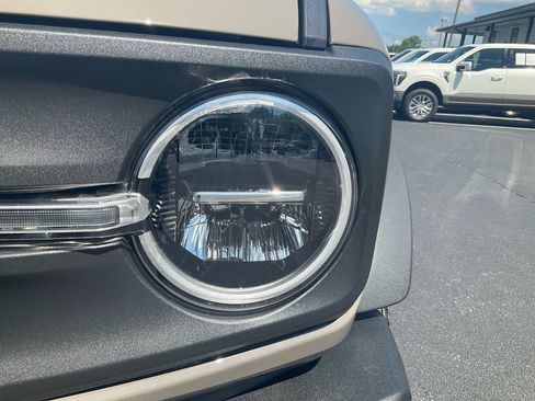 New 2026 Ford Bronco 4-Door w/ Sasquatch Package AWD/4WD image 9
