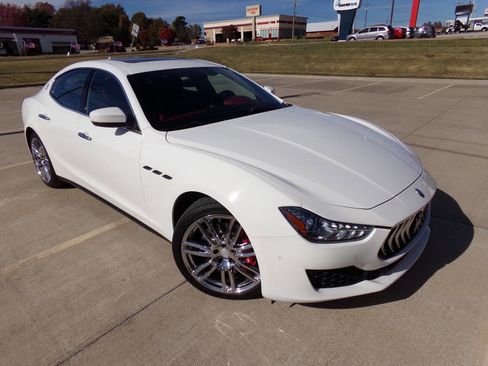 Used 2018 Maserati Ghibli S image 16