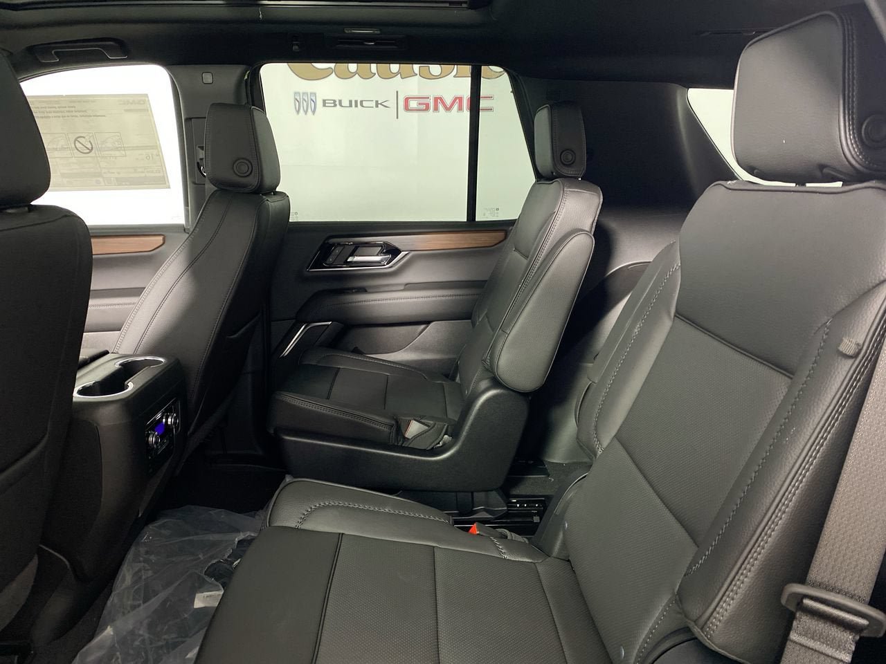 New 2026 GMC Yukon Denali w/ Sun & Power Step Package AWD/4WD image 22