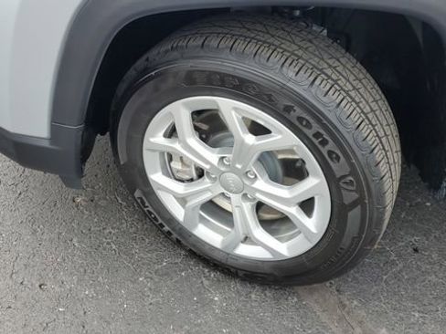 Certified 2024 Jeep Compass Latitude image 3