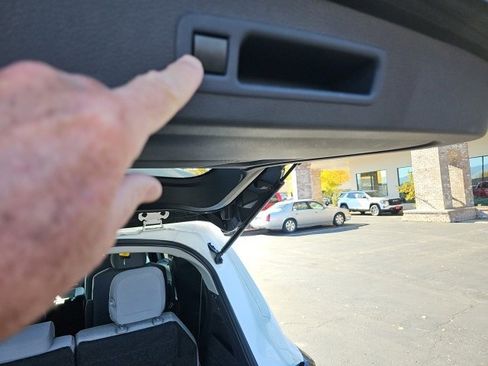 Used 2025 Toyota Sienna LE image 15