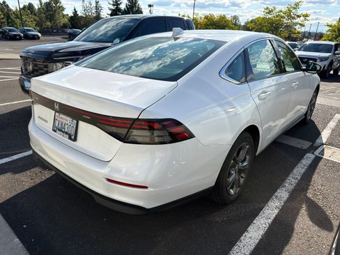 Used 2023 Honda Accord EX image 4