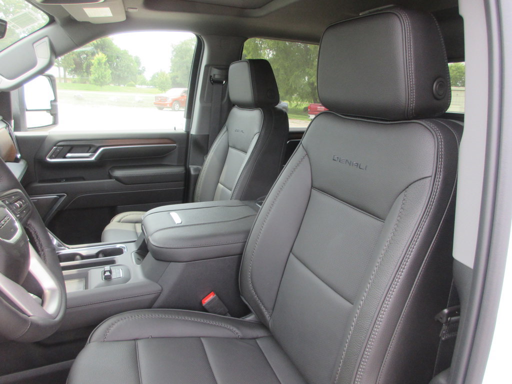 New 2026 GMC Sierra 2500 Denali w/ Denali Reserve Package AWD/4WD image 13