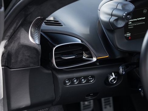 Used 2023 McLaren Artura RWD image 51