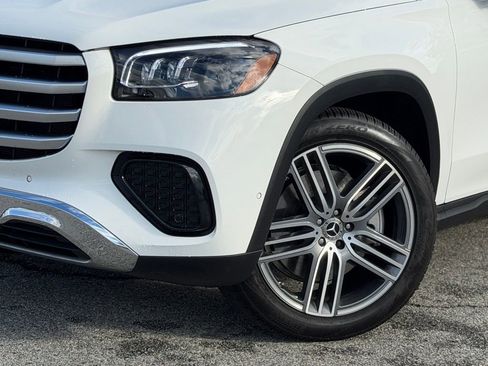 Used 2025 Mercedes-Benz GLS 450 4MATIC image 4