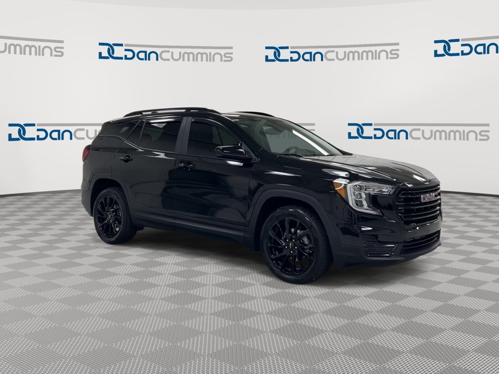 Used 2024 GMC Terrain SLE w/ Driver Convenience Package AWD/4WD image 2