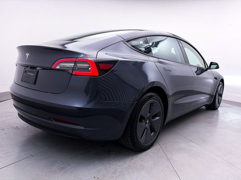 Used 2023 Tesla Model 3 Standard Range image 14