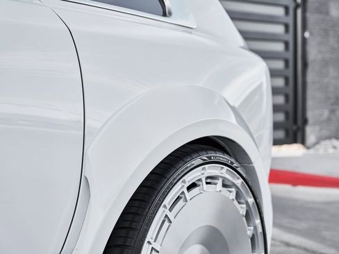 Used 2025 Rolls-Royce Cullinan image 13