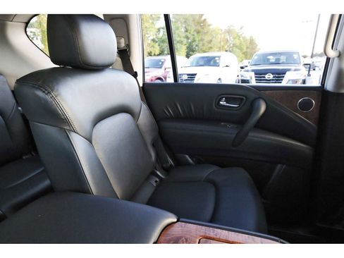 Used 2024 Nissan Armada SL w/ Captain's Chairs Package image 10