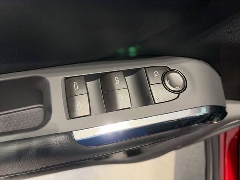 New 2026 Chevrolet Traverse LT w/ Driver Confidence Package image 9