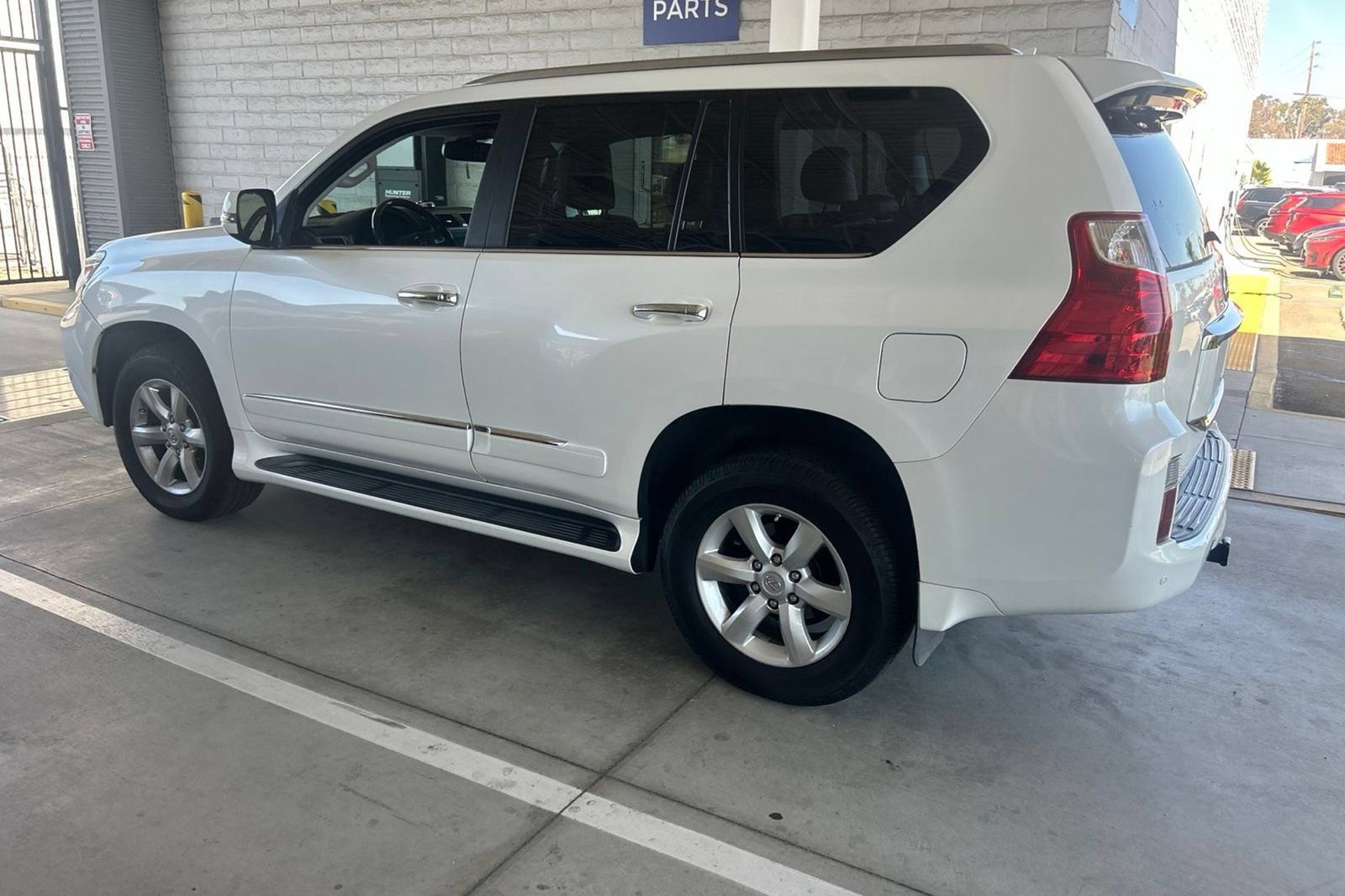 Used 2013 Lexus GX 460 w/ Convenience Pkg AWD/4WD image 33