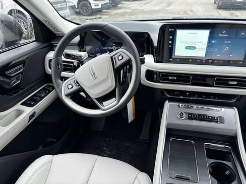 New 2026 Lincoln Aviator AWD w/ Jet Appearance Package image 14