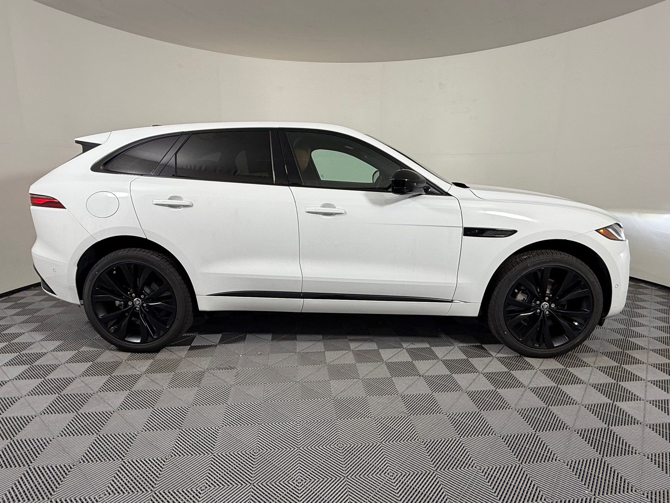 New 2026 Jaguar F-PACE R-Dynamic S AWD/4WD image 7