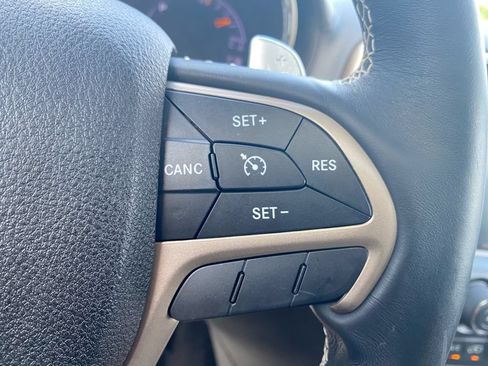 Certified 2016 Jeep Grand Cherokee Overland AWD/4WD image 24