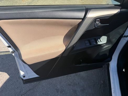 Used 2015 Toyota RAV4 XLE image 10