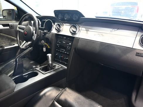 Used 2005 Ford Mustang GT Premium RWD image 14