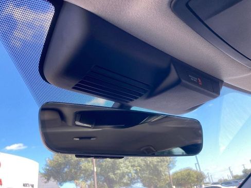 Used 2025 Mitsubishi Outlander SE FWD image 27