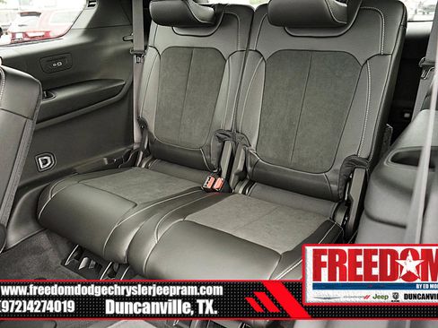 New 2024 Jeep Grand Cherokee L Altitude image 14