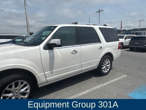 Used 2017 Ford Expedition Limited w/ Equipment Group 301A AWD/4WD image 8