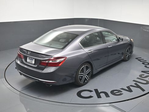 Used 2017 Honda Accord Sport image 33