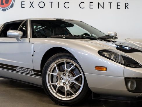 Used 2005 Ford GT image 26