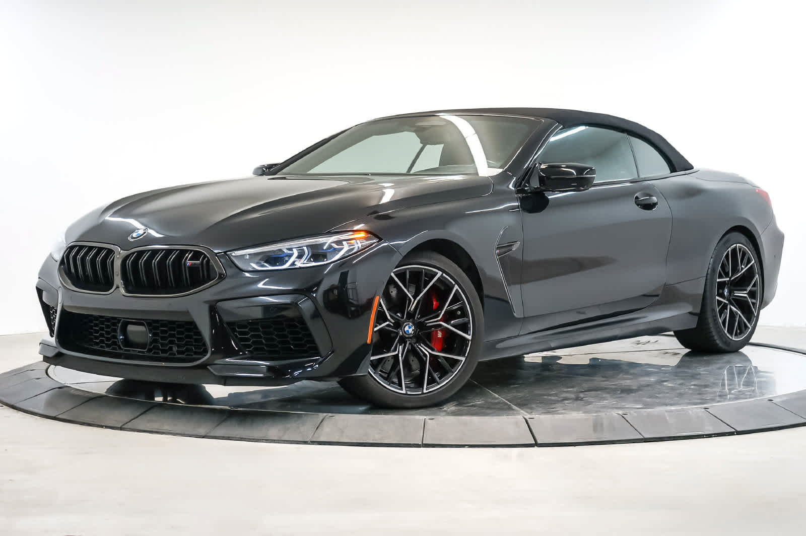 Used 2022 BMW M8 Competition AWD/4WD image 1