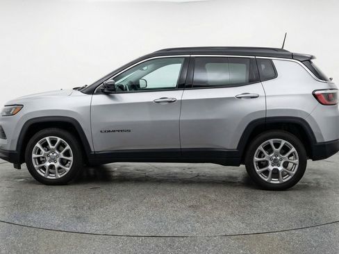 Used 2025 Jeep Compass Limited image 5