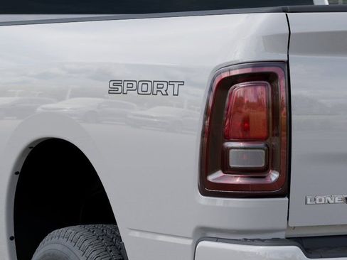 New 2026 RAM 3500 Big Horn AWD/4WD image 9