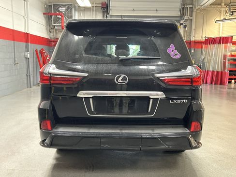 Used 2021 Lexus LX 570 4WD w/ Sport Package image 9