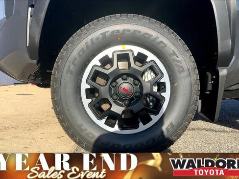 New 2025 Toyota Tacoma TRD Off-Road image 15