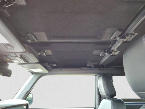 Used 2022 Ford Bronco Wildtrak image 12