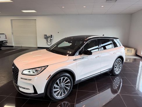 Used 2023 Lincoln Corsair Reserve AWD/4WD image 7