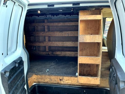 Used 2019 Chevrolet Express 3500 w/ Driver Convenience Package image 17