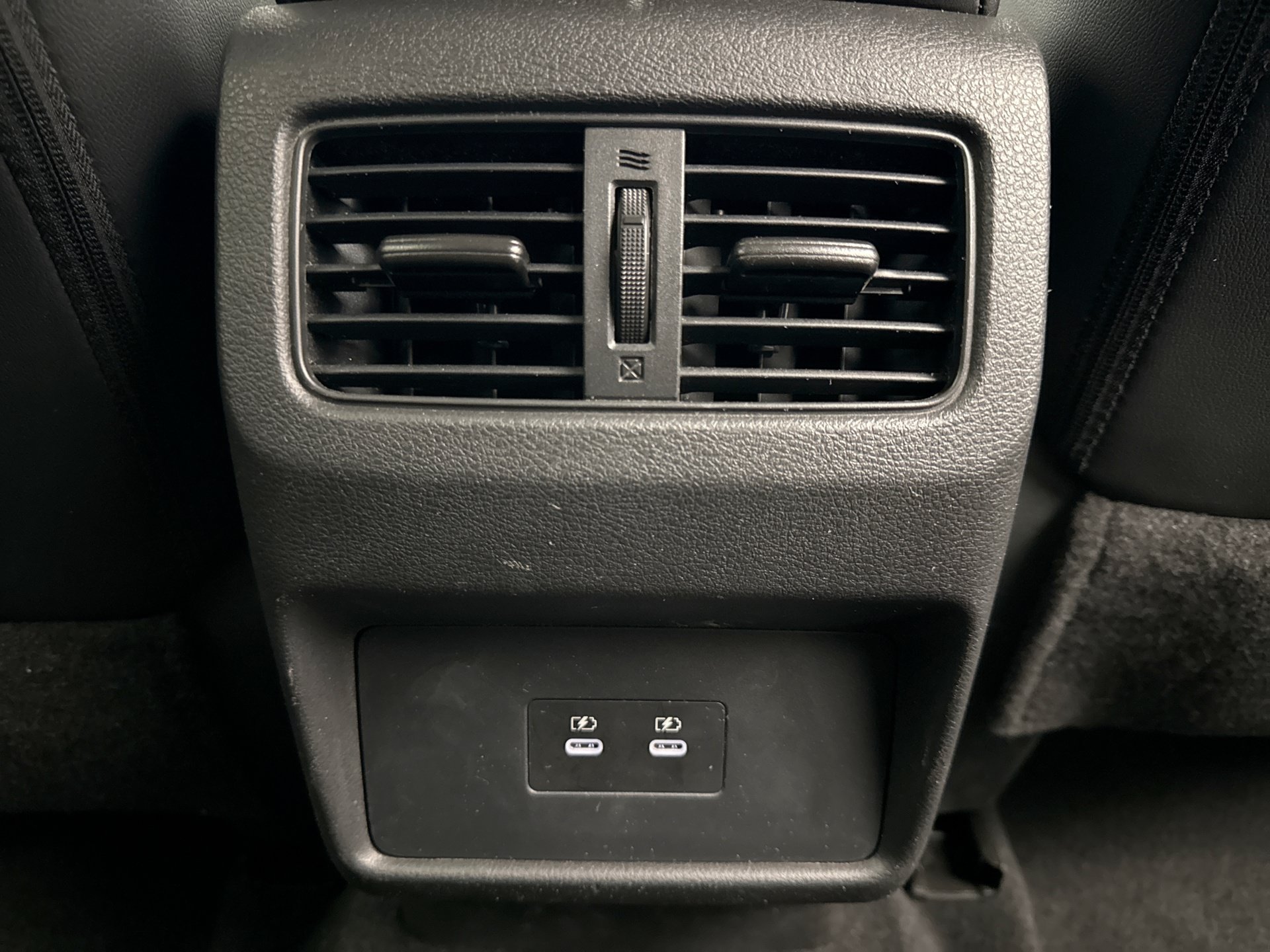 Used 2024 Nissan Rogue SL AWD/4WD image 19