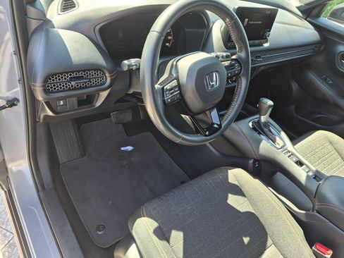 Used 2024 Honda HR-V Sport image 17