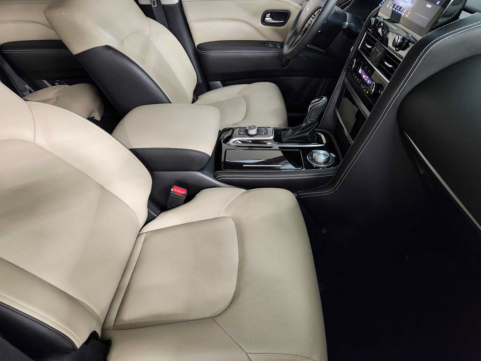 Used 2023 INFINITI QX80 Premium Select w/ Cargo Package AWD/4WD image 3