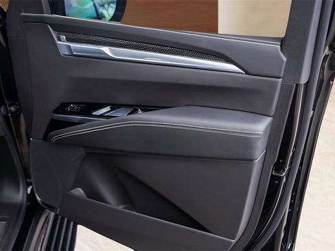 Certified 2025 Cadillac Escalade V w/ LPO, Floor Liner Package image 30