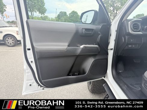 Used 2021 Toyota Tacoma SR5 RWD image 12