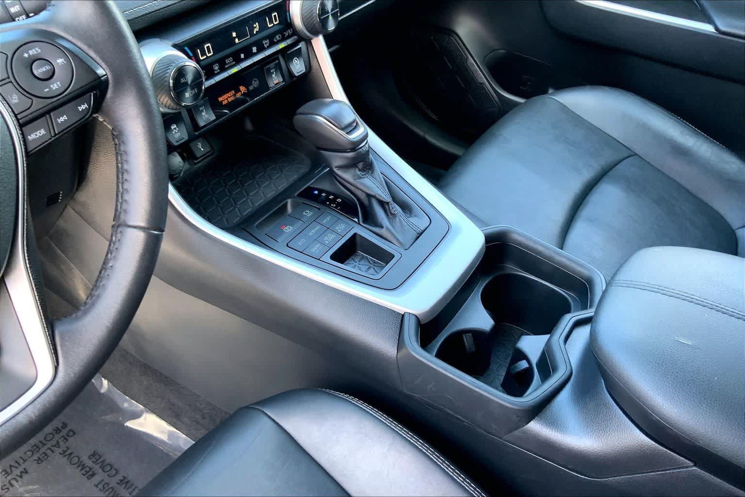 Used 2021 Toyota RAV4 XLE Premium AWD/4WD image 16