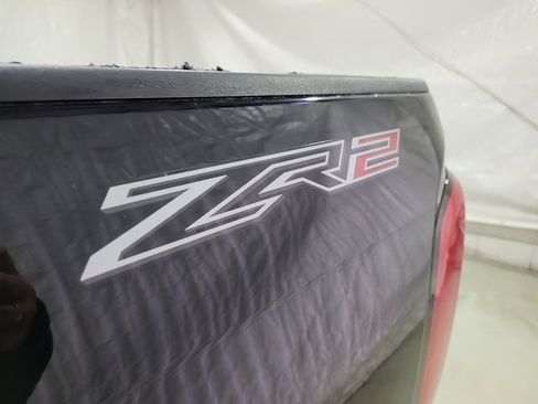 Used 2018 Chevrolet Colorado ZR2 w/ ZR2 Midnight Special Edition image 15