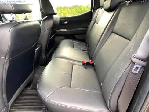 Used 2023 Toyota Tacoma Limited image 15
