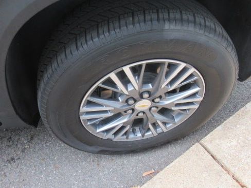 Used 2025 Chevrolet Traverse LT FWD image 6